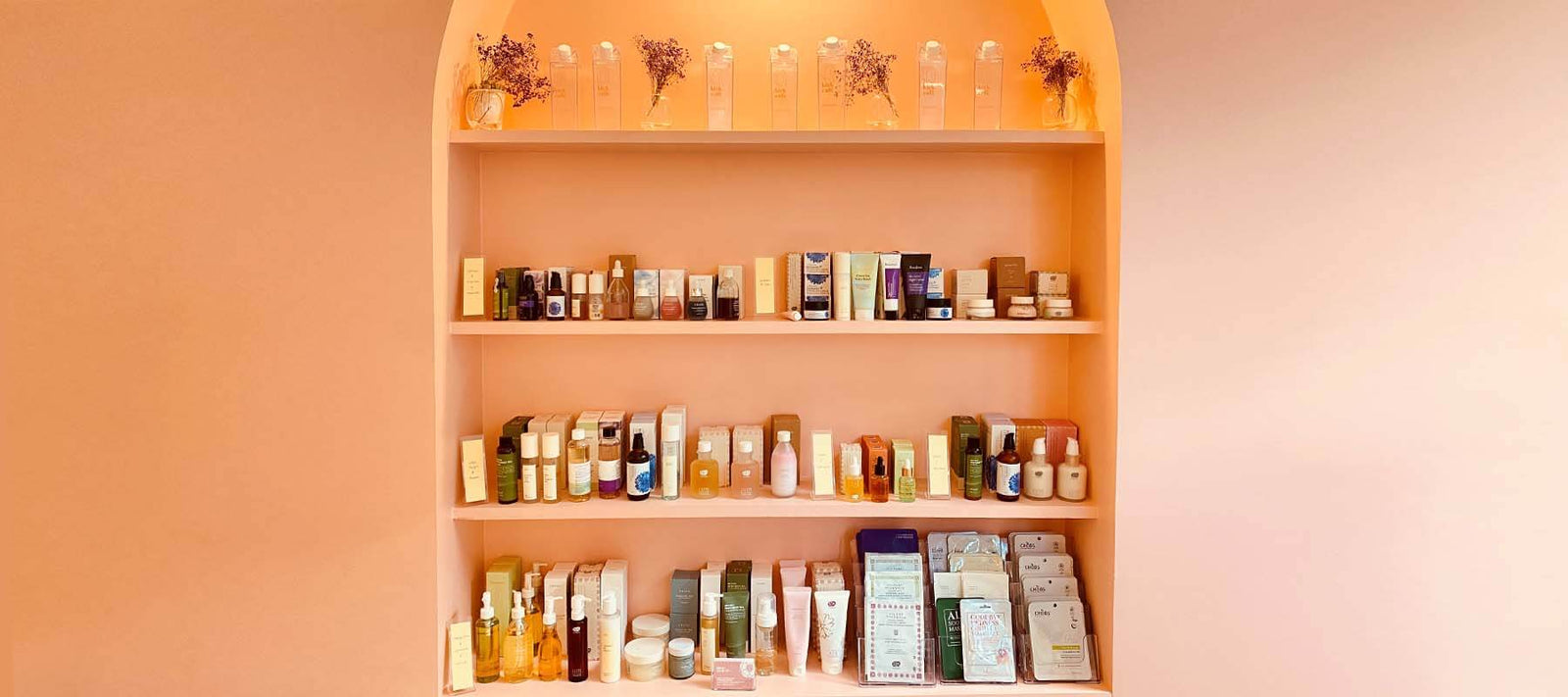 Pop-Up Store MY-KARE chez Kick Café, Paris, du 2 au 5 Décembre 2021. Retrouvez nos plus belles marques et soins cosmétiques coréens clean.