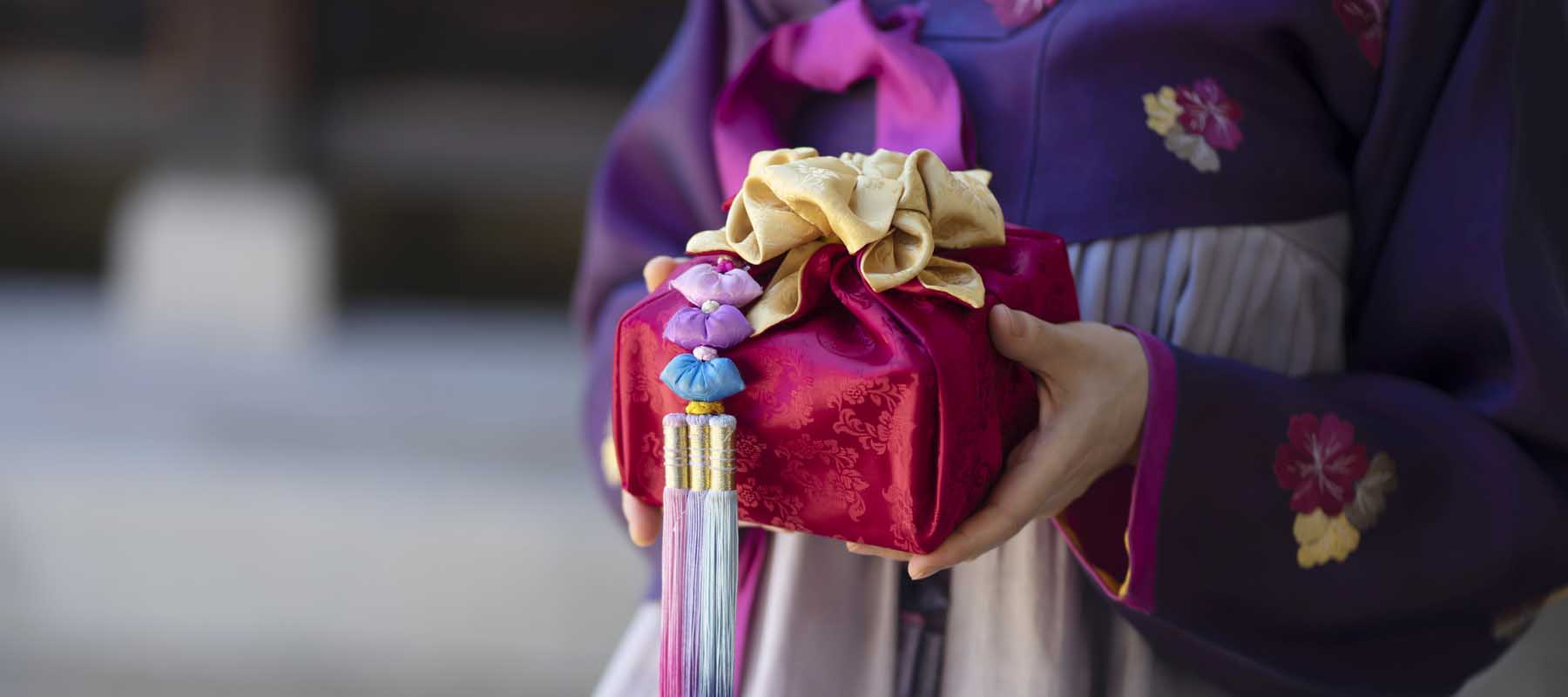 Seollal - 설날, Nouvel An Coréen, Sebaetdon ou cadeau aux enfants, cadeau en costume Hanbok