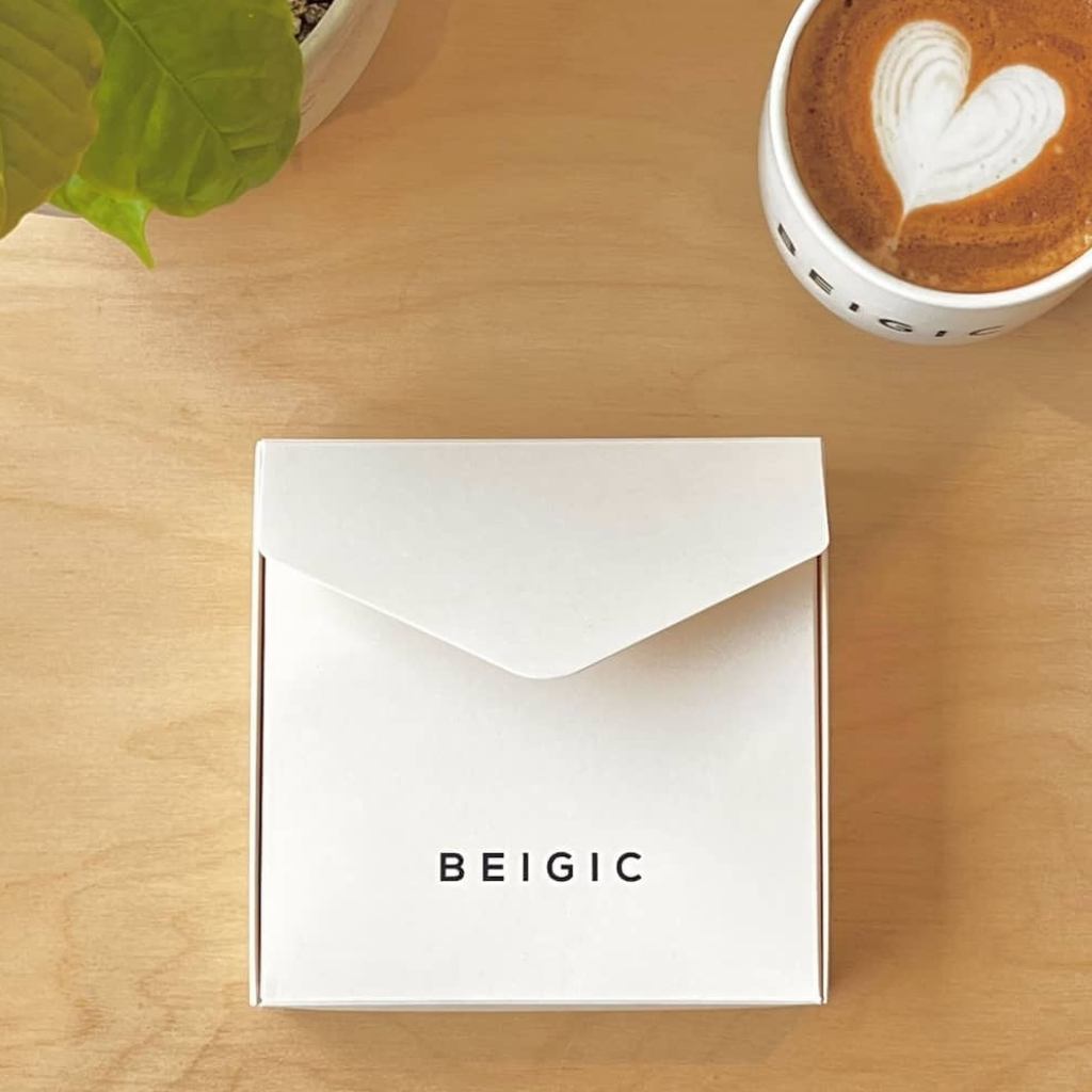 Coffret cadeau BEIGIC Starter Kit contenant les 5 soins miniatures vegan pour le visage.