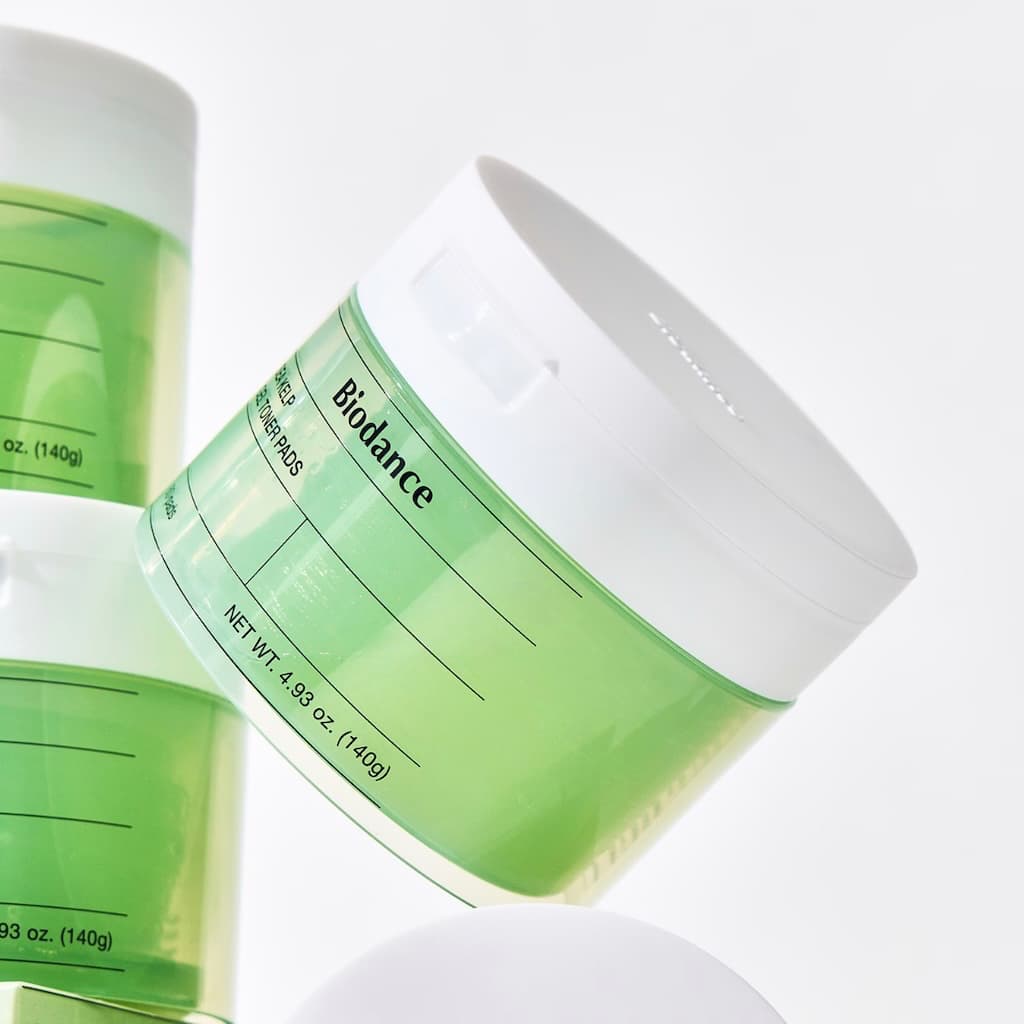 Pot de 60 disques toniques en gel aux algues marines BIODANCE Sea Kelp Gel Toner Pads.