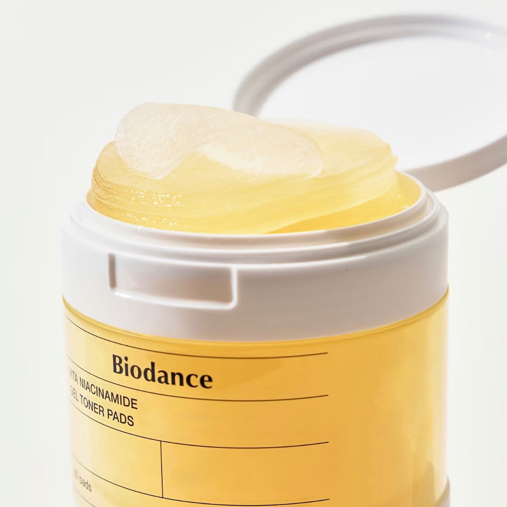 Disque tonique en gel embossé gorgé d'essence illuminatrice à la niacinamide BIODANCE.