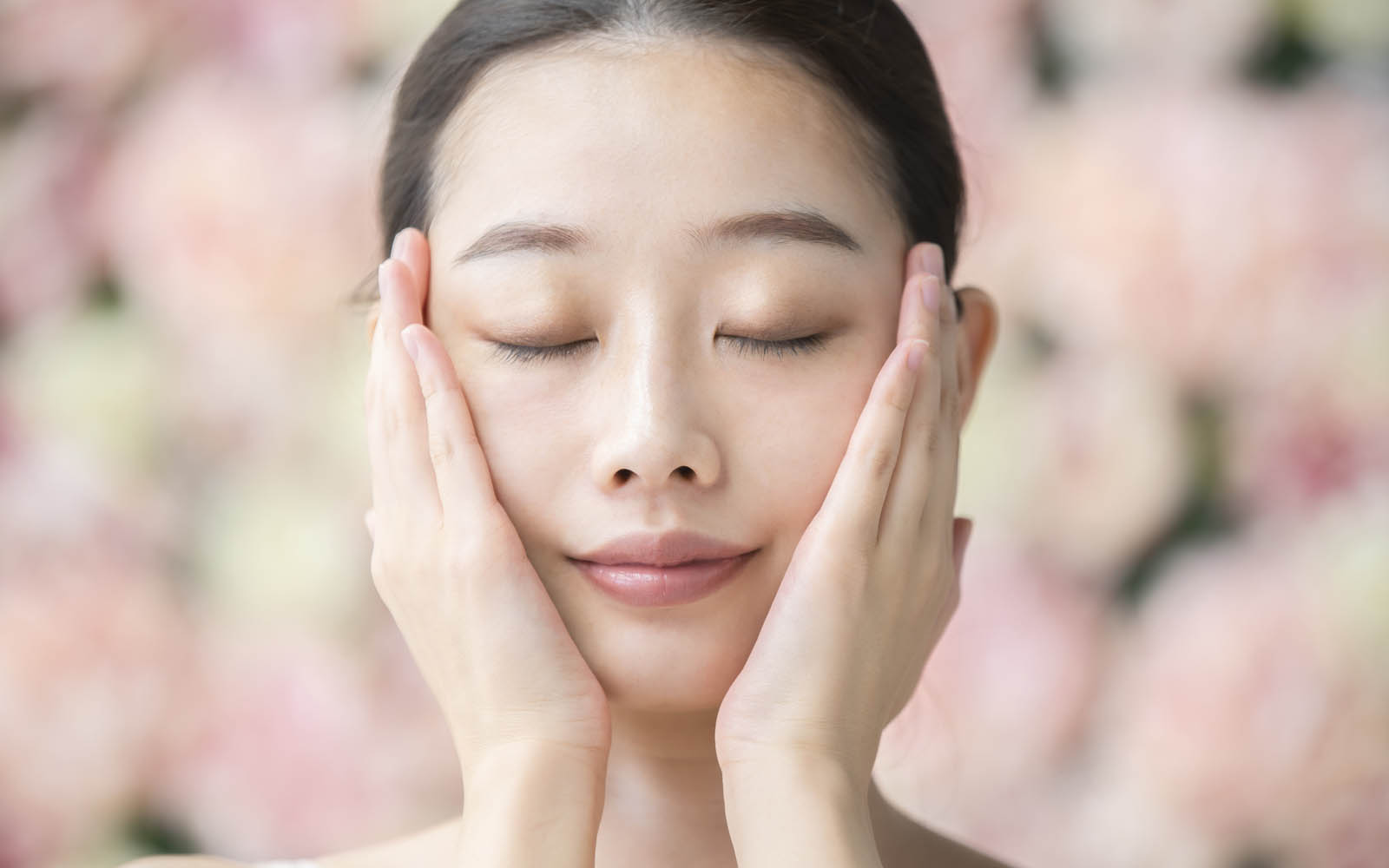Rituel de Beauté coréenne ou routine visage par le Layering Coréen pour une peau saine, hydratée et nourrie aux bienfaits de la botanique et de la nature