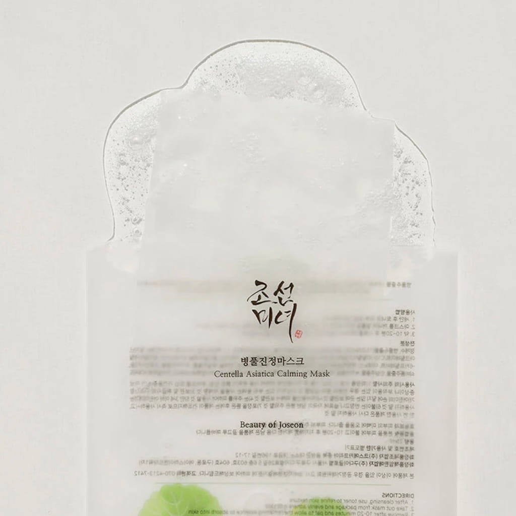 Masque en tissu fin imbibé d'essence apaisante à la Centella Asiatica Beauty of Joseon.