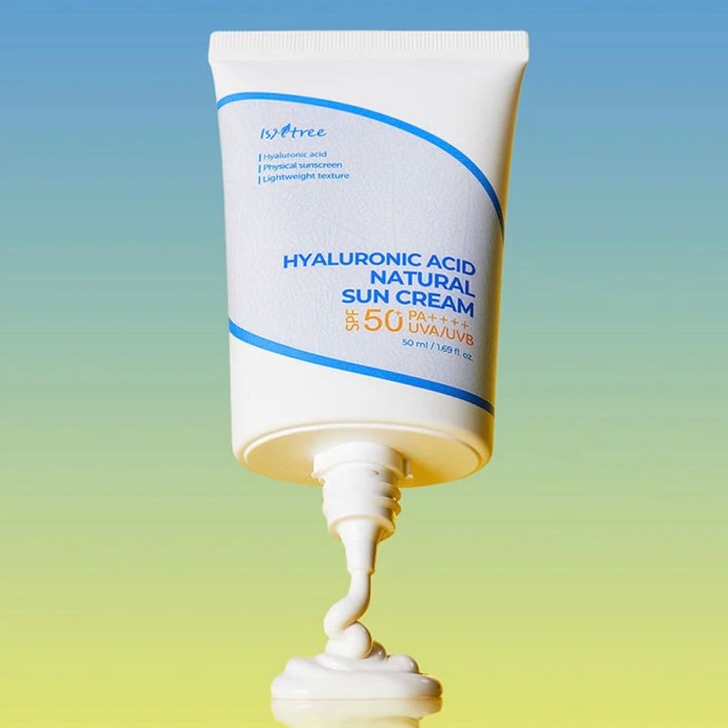 Texture crème légère et non grasse au zinc et acide hyaluronique ISNTREE.