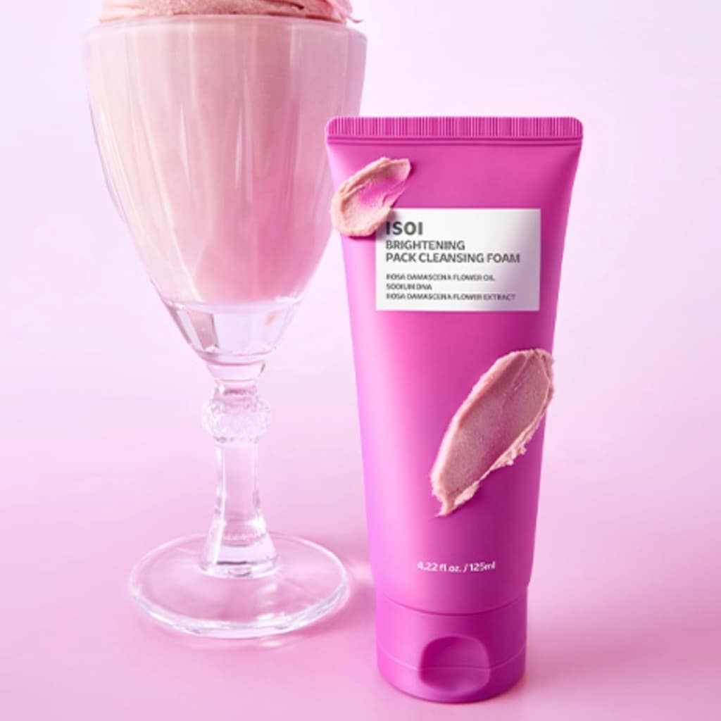 Texture masque onctueuse du nettoyant éclat à la rose de Bulgarie ISOI.