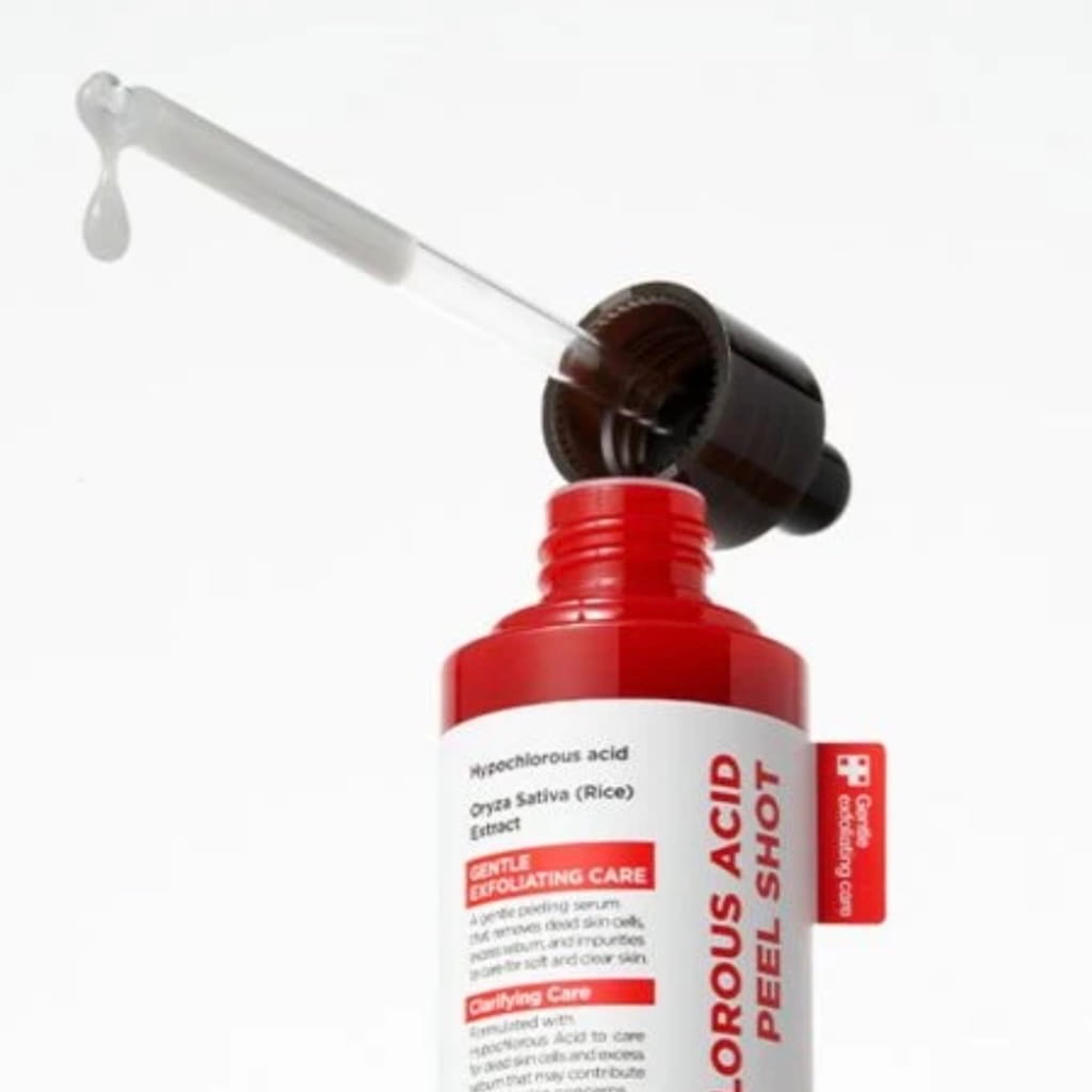 Texture fluide gommante du Medicube Peel Shot formant de petits rouleaux exfoliants doux.