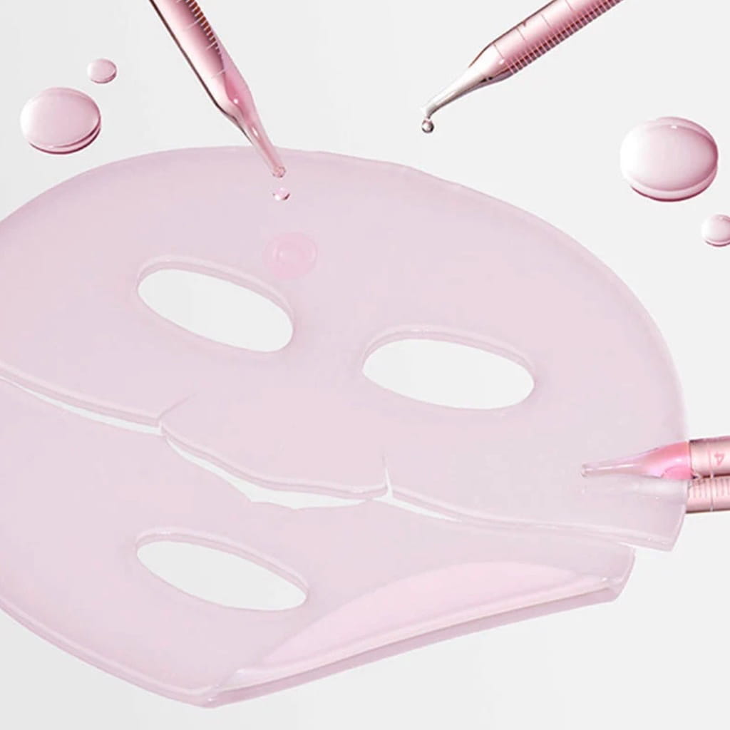 Effet transparent du masque hydrogel Medicube PDRN après pénétration des ingrédients dans la peau.