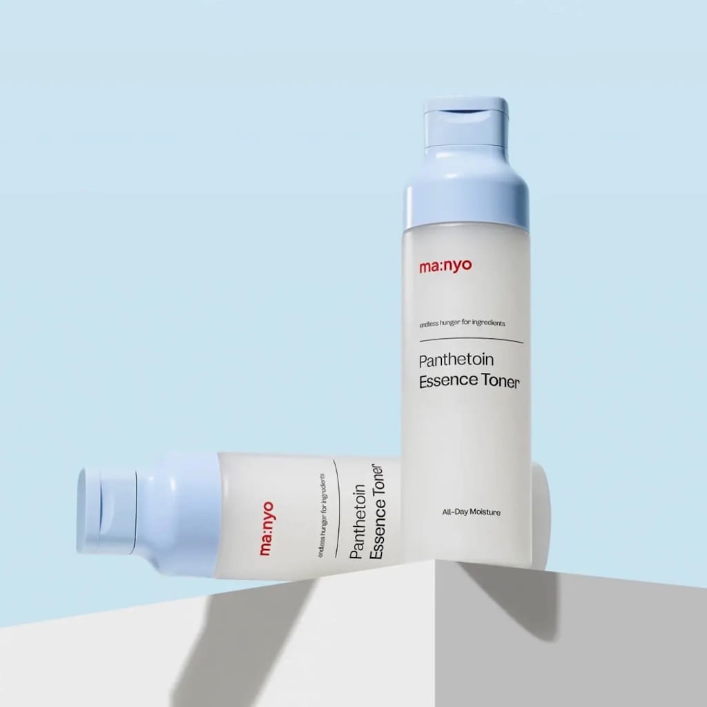 Flacon du tonique essence hydratant et apaisant MA:NYO Panthetoin Essence Toner 200ml.