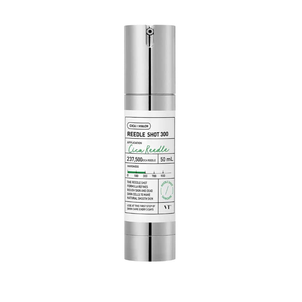 Flacon de VT Cosmetics Reedle Shot 300 Essence – Soin intensif à base de micro-aiguilles et d'extrait de Centella Asiatica, conçu pour améliorer la texture et l'élasticité de la peau.