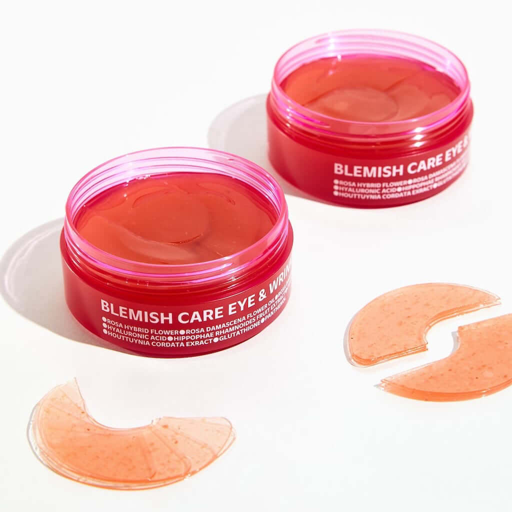 Close-up of the melting, translucent gel texture of ISOI patches. Their ergonomic shape is soaked with Bulgarian Rose essence for perfect adhesion and optimal delivery of plumping active ingredients.