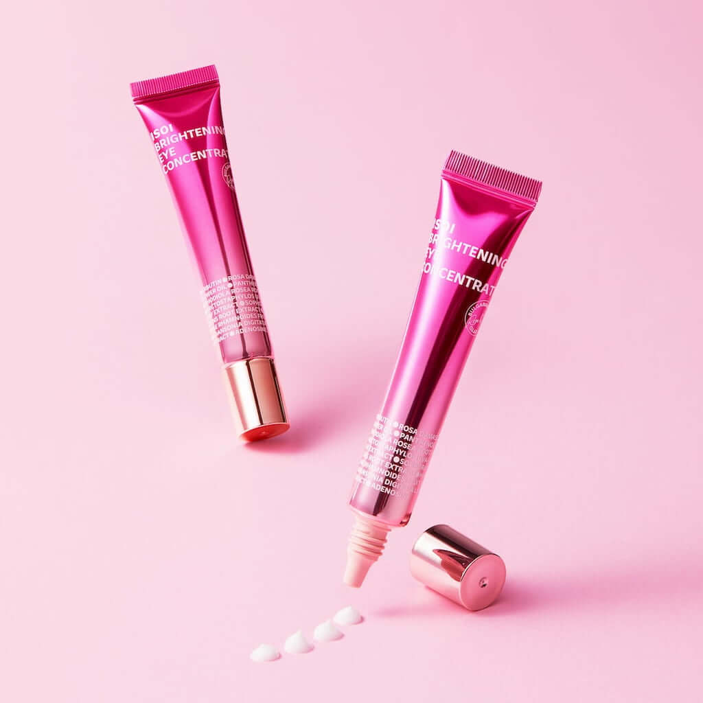 Close-up on the creamy and melting texture of the ISOI eye concentrate. Its Bulgarian Rose formula absorbs quickly for an instantly fresher look and plumped skin.