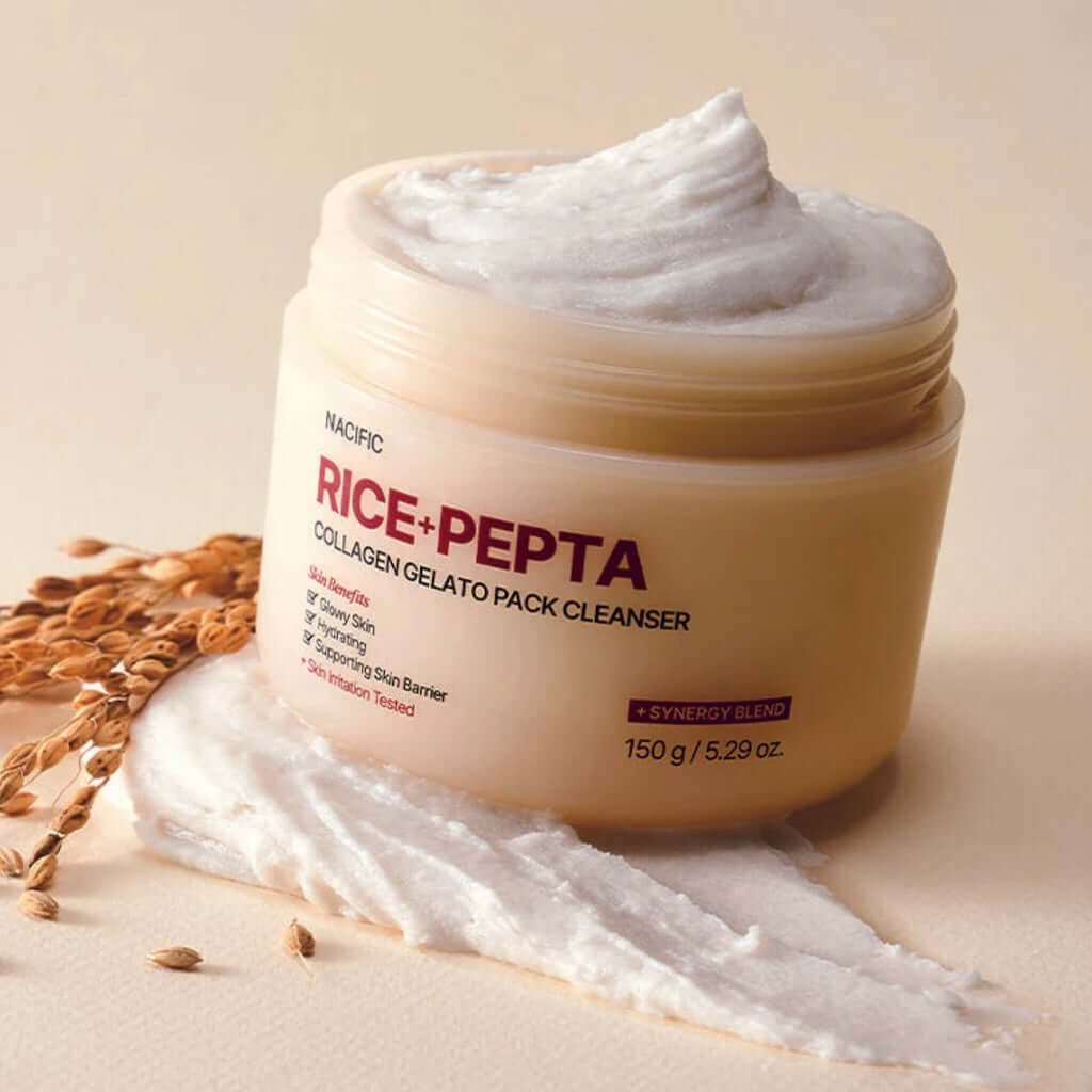 Texture crème épaisse, étirable et élastique façon gelato du nettoyant visage vegan NACIFIC Rice Pepta, aux extraits de riz.