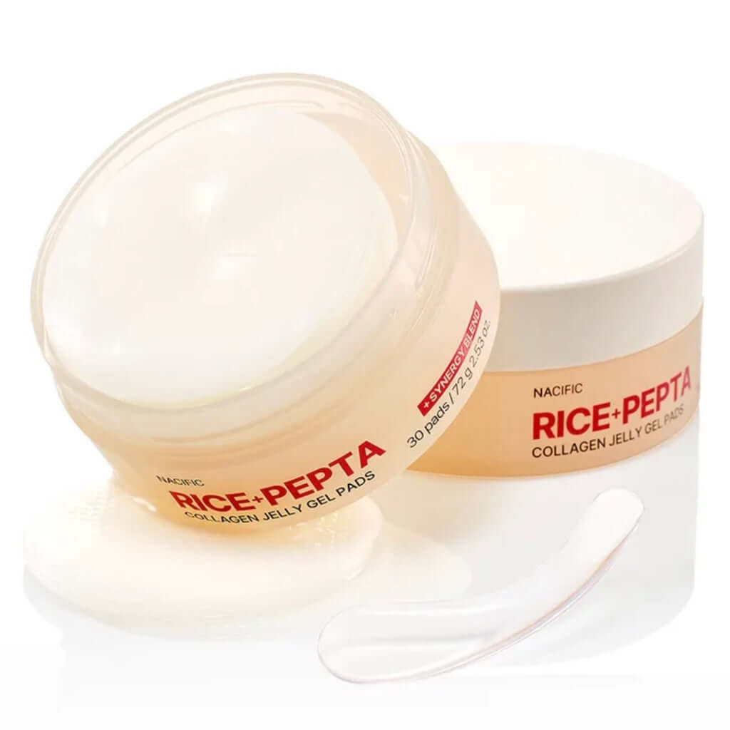 Application locale des disques gel de NACIFIC sur le visage pour hydrater et illuminer instantanément.