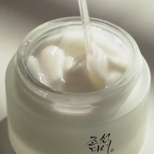 Beauty of Joseon Dynasty Cream, video montrant sa texture lisse et son onctuosité.