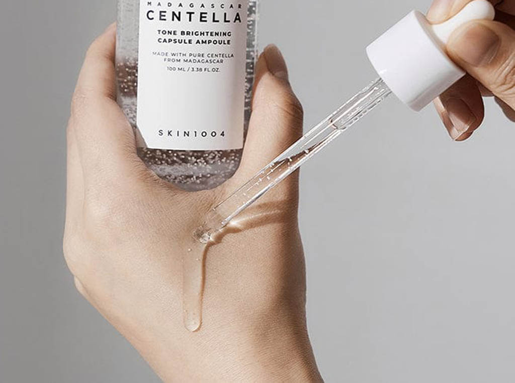 Packshot de SKIN1004 Madagascar Centella Tone Brightening Capsule Ampoule – ampoule éclaircissante à la Centella Asiatica pour un teint uniforme et lumineux