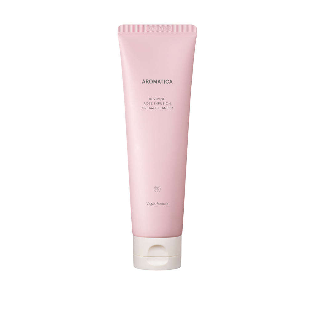 Reviving Rose Infusion Cream Cleanser de la marque cosmétique coréenne AROMATICA, crème nettoyante à base d'eau de rose de Damas réputée pour ses vertus tonifiantes, débarrasse les pores et la peau des impuretés sans provoquer ni irritations, ni sensations inconfortables.