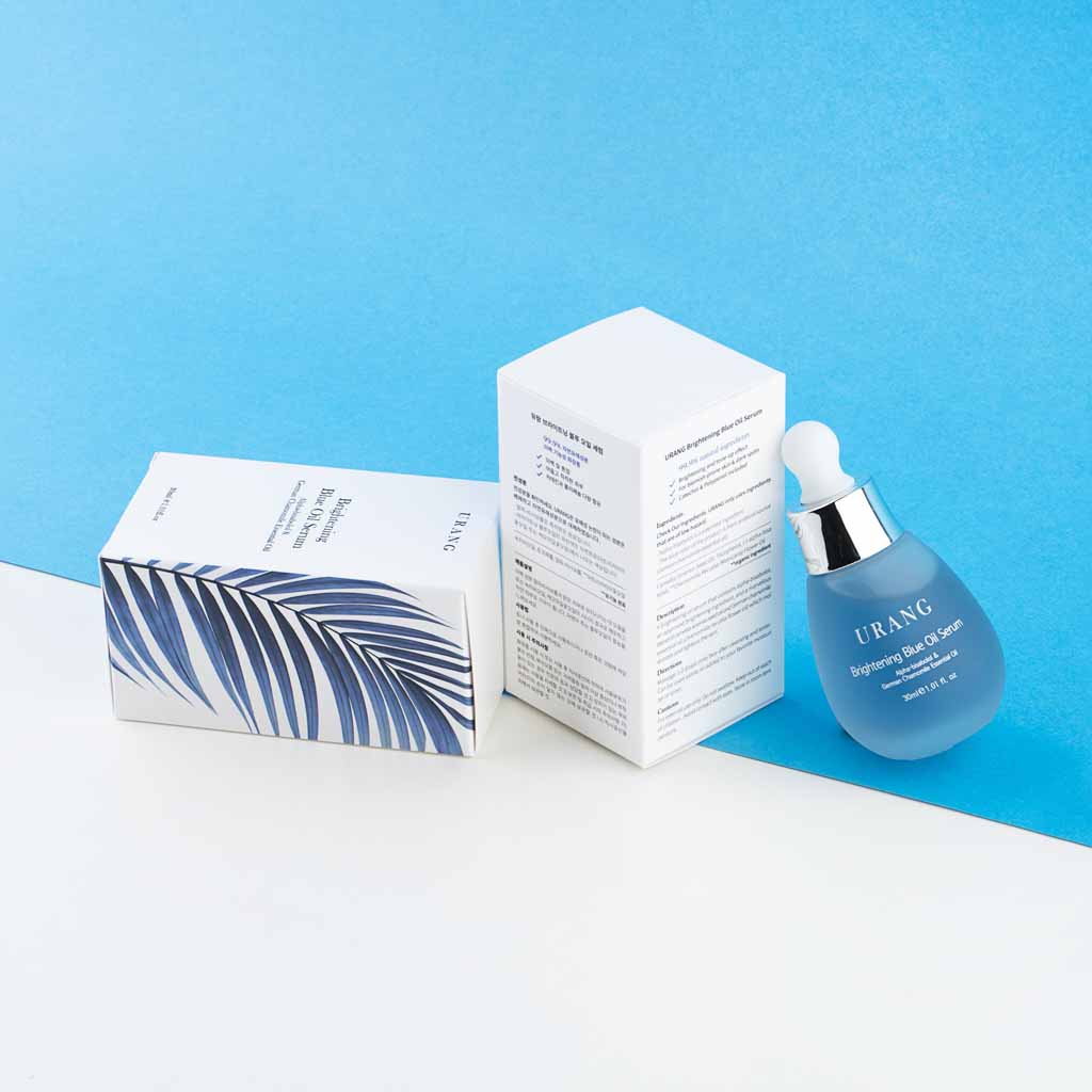 Brightening Blue Oil Serum de la marque coréenne URANG est apprécié pour ses effets éclaircissants, hydratants et apaisants. Retrouvez une peau éclatante et radieuse grâce à sa formule naturelle à 99,9%, efficace et sans superflu avec seulement 4 ingrédients.