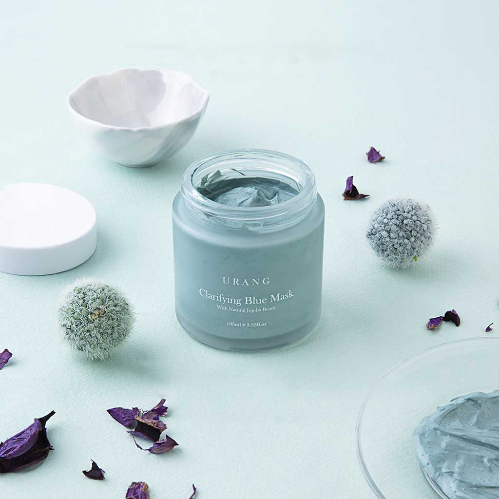URANG - Clarifying Blue Mask, Masque visage coréen exfoliant, purifiant et régénérant aux bienfaits du Kaolin, argile blanche, de la fleur de Camélia du Japon, et de la camomille.