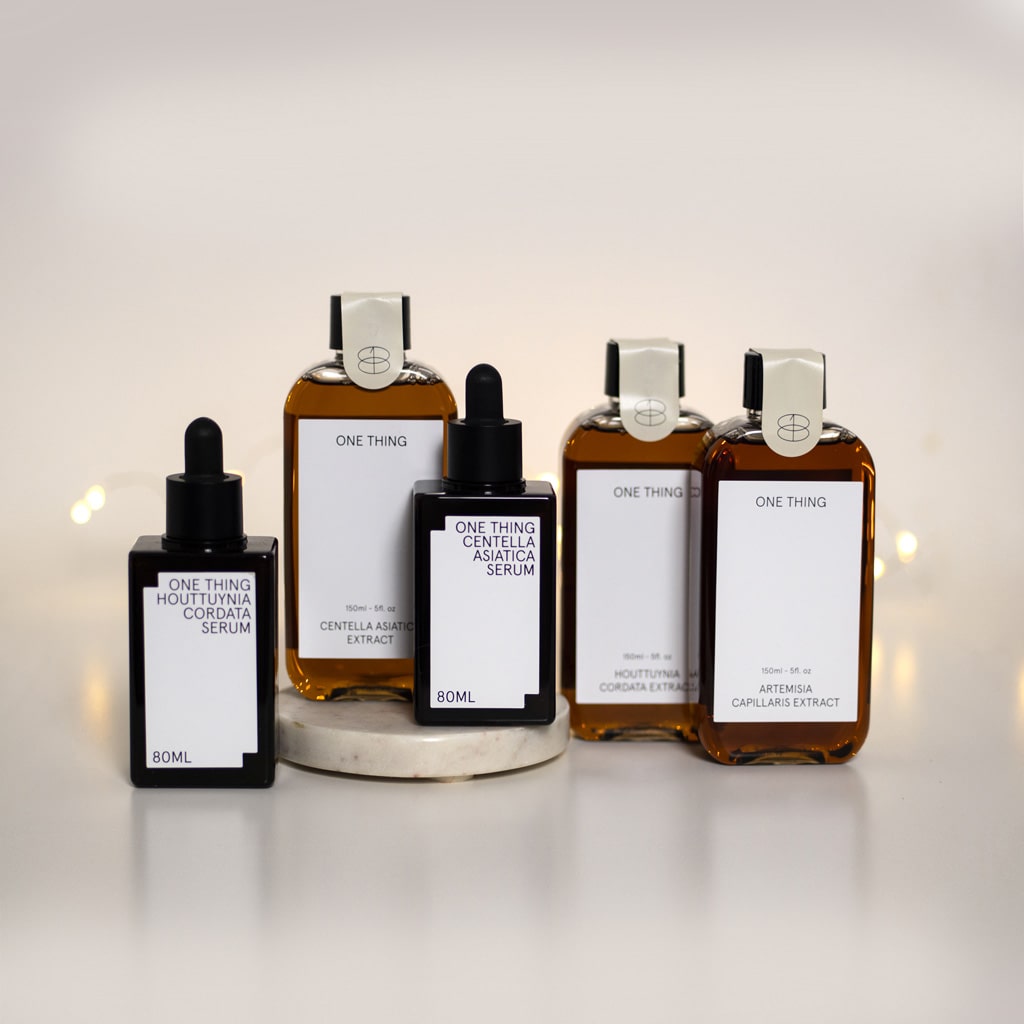 Coffret cosmétique ONE THING, lotions et serums aux bienfaits de la Centella Asiatica, de l'Houttuynia Cordata, et de l'Armoise
